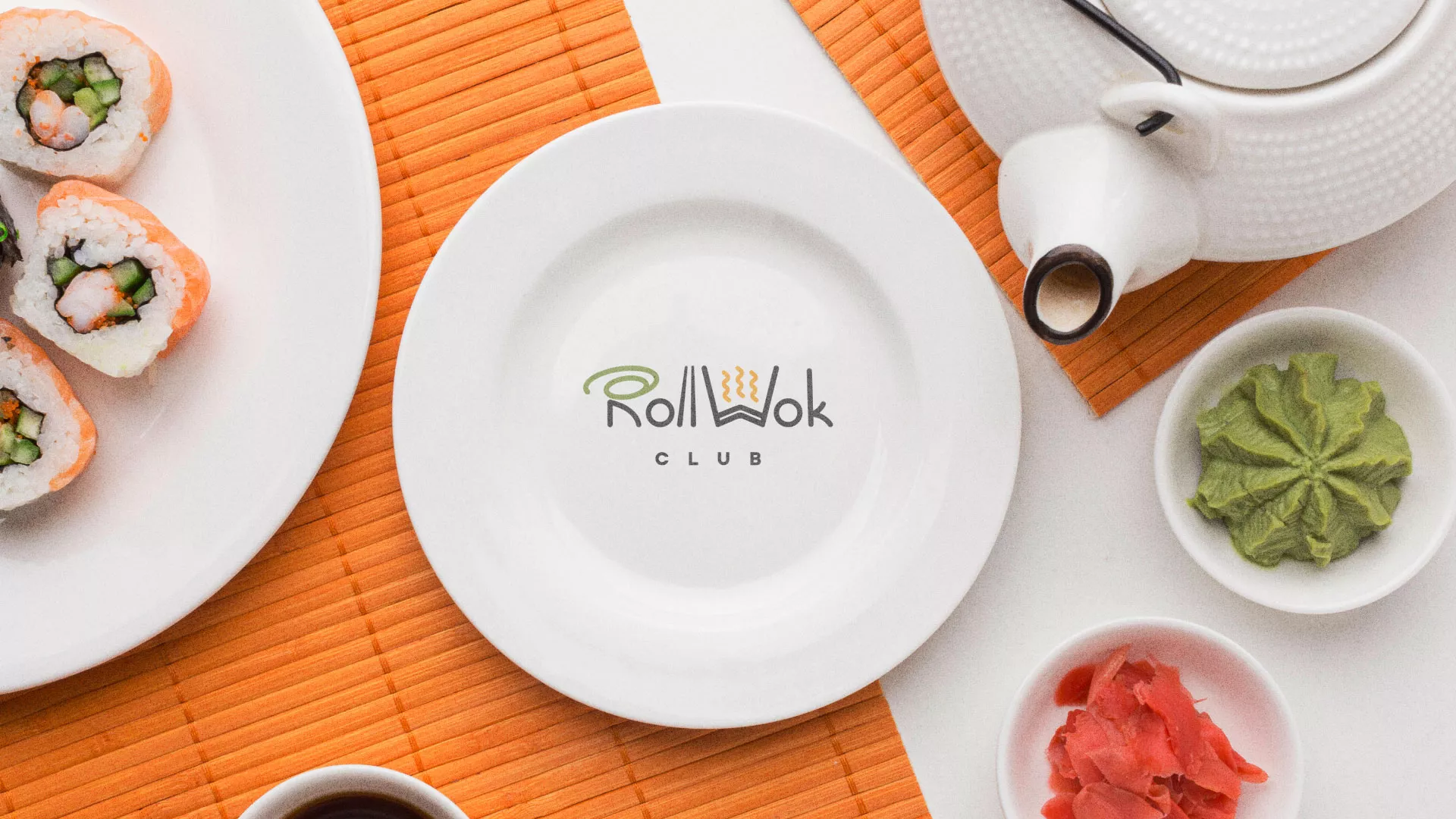 Разработка логотипа и фирменного стиля суши-бара «Roll Wok Club» в Муравленко